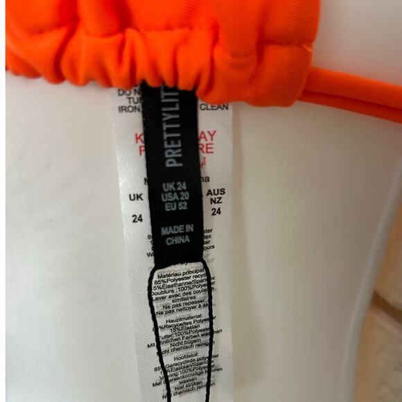 Pretty Little Thing Orange Triangle Bikini Top size 20 NWT - Picture 7 of 9